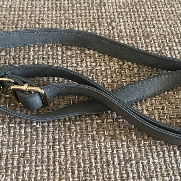 Gray purse crossbody strap with gold hardware - Picture 7 of 10